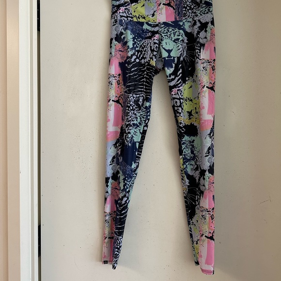 Onzie Tiger Jungle Fever Multicolor Leggings - Picture 3 of 5